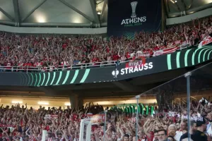 Σείστηκε η OPAP Arena κατά την είσοδο των παικτών του Ολυμπιακού στον αγωνιστικό χώρο!