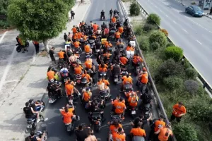 (ΒΙΝΤΕΟ Kerkida/Φώτος) Στο ΓΣΠ με πορεία οι οργανωμένοι