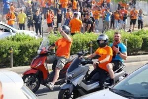 (ΒΙΝΤΕΟ Kerkida/Φώτος) Στο ΓΣΠ με πορεία οι οργανωμένοι