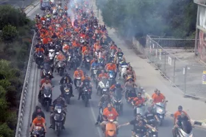 (ΒΙΝΤΕΟ Kerkida/Φώτος) Στο ΓΣΠ με πορεία οι οργανωμένοι