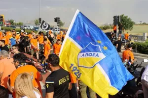 (ΒΙΝΤΕΟ Kerkida/Φώτος) Στο ΓΣΠ με πορεία οι οργανωμένοι