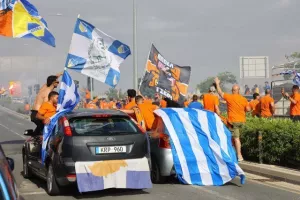 Πορτοκαλί... αυτοκίνητα