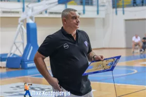 Ανανέωσε με Τόνι