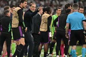 Ξέσπασε ο Τούχελ: «Πρέπει να έχεις α@@@@ για να σηκώνεις το σημαιάκι σε τέτοια φάση»