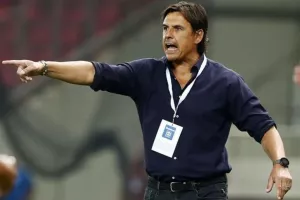 Τους κερδίζει με τη δουλειά του και τον χαρακτήρα του!