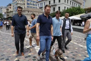 Κασσελάκης για φραστικό επεισόδιο με δημοσιογράφο: «Κατεβάστε τα fake news»