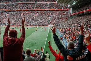 Οι τρεις παίκτες της Premier League που… αποθέωσαν Λίβερπουλ και «Άνφιλντ»!