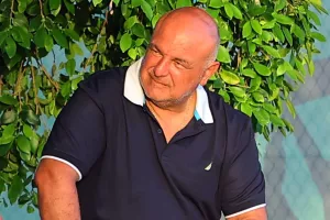 Ήρεμος ο Άντρος