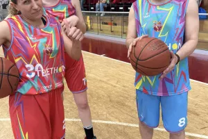 Πήρε την "πορτοκαλί θεά" ο ΠτΔ, για καλό σκοπό (Φώτος CB)