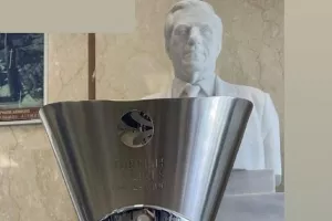 Το έβδομο του ΠΑΟ μπροστά στην προτομή του Παύλου Γιαννακόπουλου