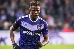 Ενίσχυση με Stephane Badji