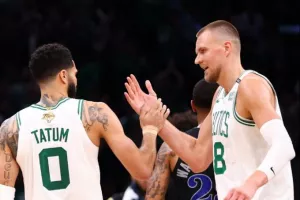 Οι Σέλτικς αγριέψαν από το Game 1 και ισοπέδωσαν τους Μάβερικς