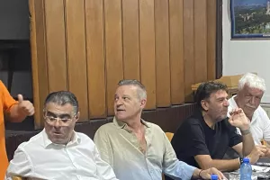ΑΠΟΕΛ/ Το τρόπαιο... στην Κοκκινοτριμιθιά! (Φώτος)