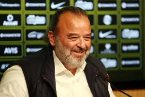 Νέος ιδιοκτήτης της ΑΕΚ με κάθε επισημότητα ο Ηλιόπουλος