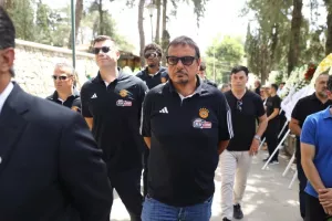 Σύσσωμος ο Παναθηναϊκός στο τελευταίο αντίο στον Πάρη Δερμάνη