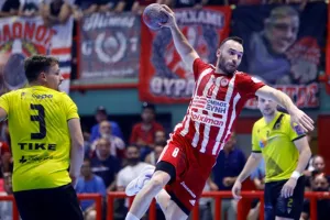 Πρωταθλητής Ελλάδας ο Ολυμπιακός, πάτησε το γκάζι και εκθρόνισε την ΑΕΚ!