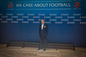 Χάρης/Νιόν