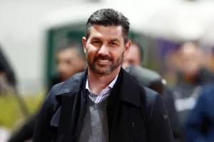 Στον "αέρα" η παραμονή Ουζουνίδη