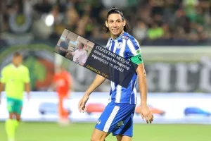 H... επιστροφή σφράγισε το DEAL!