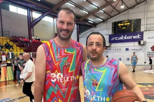 Πήρε την "πορτοκαλί θεά" ο ΠτΔ, για καλό σκοπό (Φώτος CB)