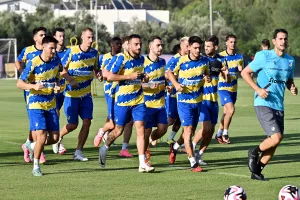 (ΦΩΤΟΣ- ΑΠΟΕΛ) Δράση... από τον Αρχάγγελο 