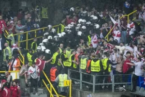 Τουρκία - Γεωργία: Ξύλο και σοβαρά επεισόδια στις εξέδρες πριν από το ματς