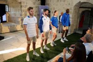 Η παρουσίαση της νέας εμφάνισης της Εθνικής μας ομάδας (φώτος)