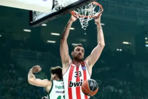 Καταιγιστικός Ολυμπιακός, άλωσε με το καλησπέρα το ΟΑΚΑ και φώναξε για πρωτάθλημα!