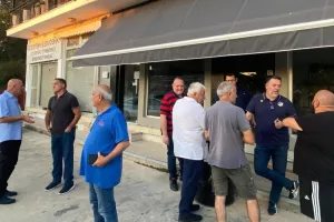 ΑΠΟΕΛ/ Το τρόπαιο... στην Κοκκινοτριμιθιά! (Φώτος)