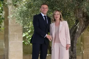 Ιταλία: Σύγκρουση Μελόνι - Μακρόν στην G7 για το δικαίωμα στην άμβλωση