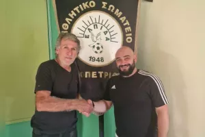 Στο τιμόνι... ο Μιχάλης Καλλής