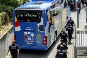 Στο πόδι η γερμανική αστυνομία με συνδρομή από 23 χώρες, φόβος για χούλιγκαν και ISIS
