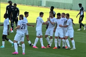 (Ενδιαφέρει ΑΠΟΕΛ) Φιλική ισοπαλία με την Σέριφ η Πετροκούμπ