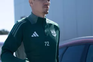 (ΦΩΤΟΣ) Ανεβαίνουν οι εντάσεις στη Λετονία 
