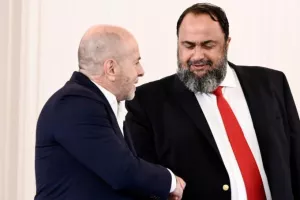 Ο Μαρινάκης σκέφτεται να θέσει υποψηφιότητα απέναντι στον Αλαφούζο