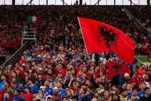 "Εκστρατεία" σχεδόν 100.000 Αλβανών στο Ντίσελντορφ!