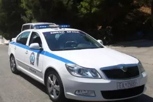 Συναγερμός στον Διόνυσο: Εντοπίστηκε άνδρας θανάσιμα τραυματισμένος εντός οικίας