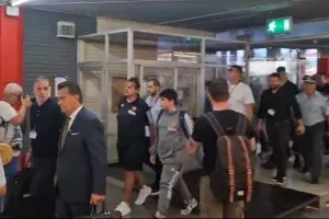 Χαμός και φραστική επίθεση με βρισιές κατά την είσοδο της αποστολής των πρασίνων στο ΣΕΦ