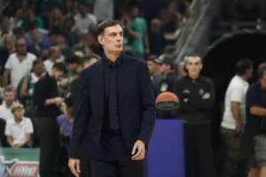 «Με Φαλ θα ήταν διαφορετικά»/Εκνευρισμός σε ερώτηση για Σλούκα