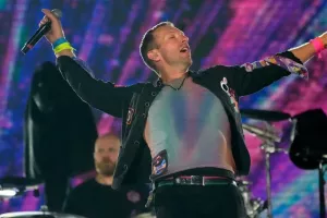 Coldplay: Το απίστευτο ποσό που ξόδεψαν για το video clip που γύρισαν στο Ηρώδειο 