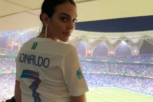 Η εντυπωσιακή εμφάνιση της Χεορχίνα στο γήπεδο