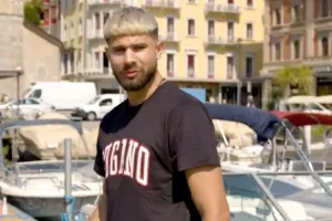Ο Παπαδόπουλος "ξέχασε" τη φανέλα της Ντόρτμουντ στην παρουσίασή του από τη Λουγκάνο