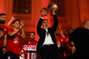 Μεντιλίμπαρ: «Ζήσαμε πρωτόγνωρες καταστάσεις μετά την κατάκτηση του Conference League»