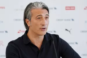 Αναστάτωση στη συνέντευξη του Γιακίν μετά από ερώτηση αν έχει "αλβανοποιηθεί" η ομάδα