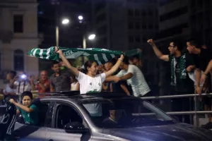 Κάηκε η Αθήνα για την επιστροφή των "πράσινων" στον θρόνο του ελληνικού μπάσκετ