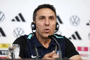 Παπαδόπουλος: "Στόχος να δείξουμε ένα καλό πρόσωπο κόντρα στη Γερμανία"