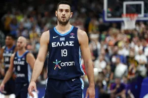 Δεν θα αγωνιστεί στο Προολυμπιακό ο Παπαπέτρου – «Πρέπει να ακούσω το σώμα μου»