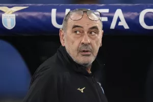 ΕΚΤΟΣ κάδρου ο Σάρι