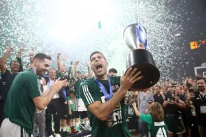 Ο Σλούκας πήρε χωρίς αντίπαλο τον τίτλο του MVP των τελικών