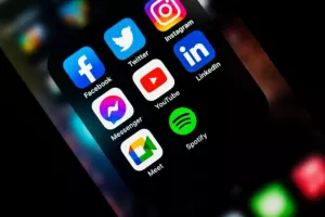 Προβλήματα στο Facebook, το Messenger και το Instagram